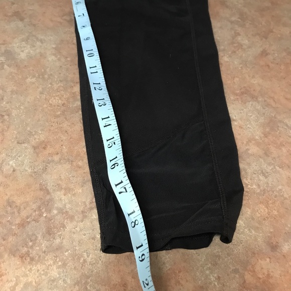 Athleta workout capris with mesh accents - Picture 7 of 9